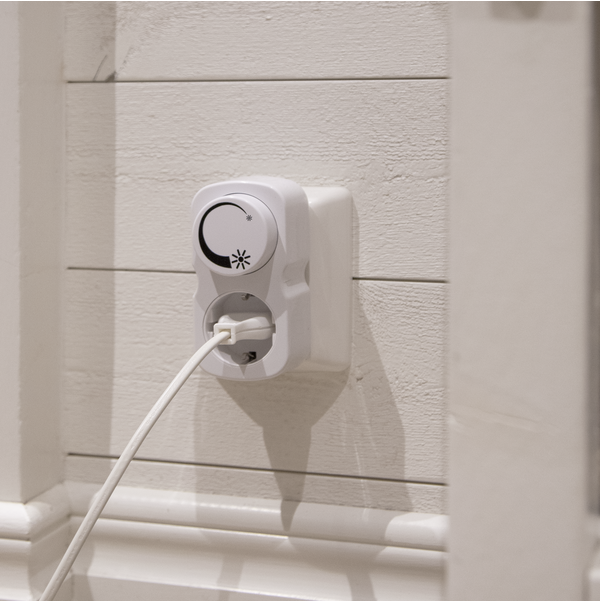 LED dimmer pistikupesasse IP20