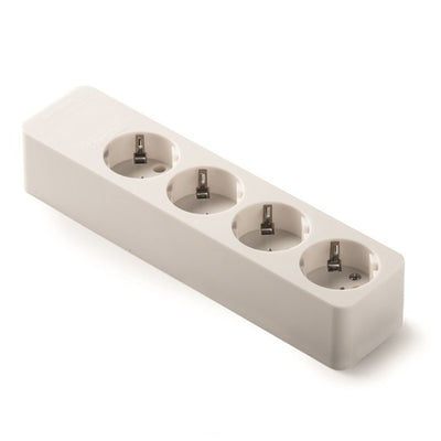 Pikendusjuhtme pistikupesa pp 4x valge