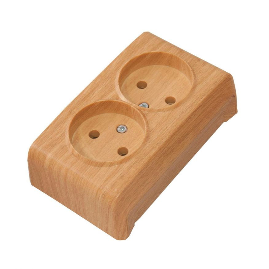 Pistikupesa 2-ne, maanduseta, pinnapealne pöök