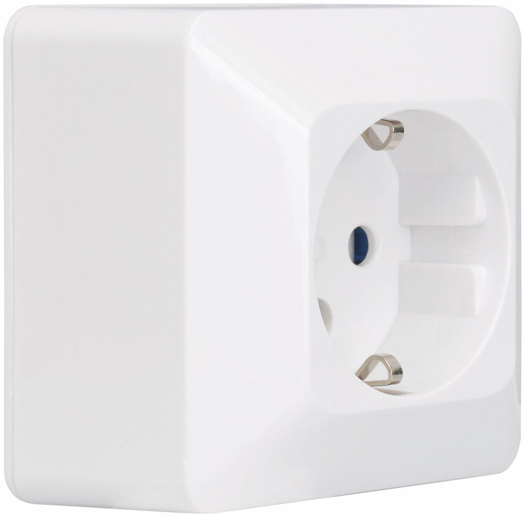 Pistikupesa maandusega 1-ne pinnapealne, valge