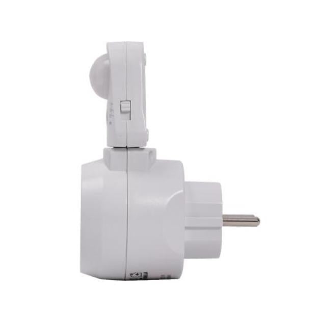 Pistikupesa liikumisanduriga valge 16A