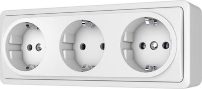 Pistikupesa maandusega 3ne pinnapealne, valge