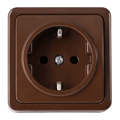 Pistikupesa maandusega pinnapealne pruun