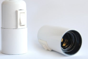 Lambipesa lülitiga valge