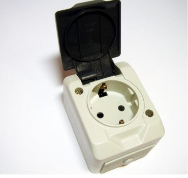 Pistikupesa pinnapealne IP44 hall NORTIC