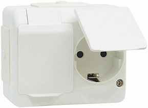 Pistikupesa maandusega 2-ne pinnapealne, valge IP44