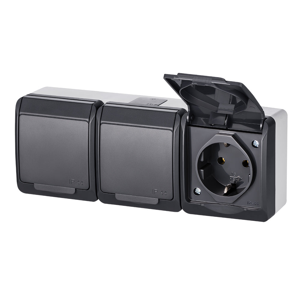 Pistikupesa 3-ne pinnapealne IP44 must/hall