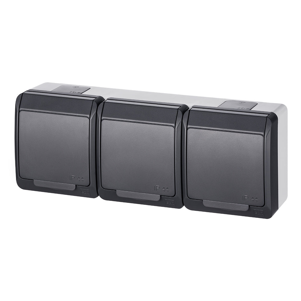 Pistikupesa 3-ne pinnapealne IP44 must/hall