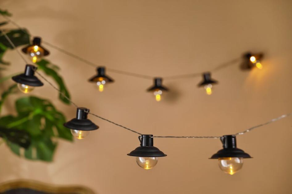 LED-valguskett päikesepaneeliga 10 x LED 4,7m 2700K